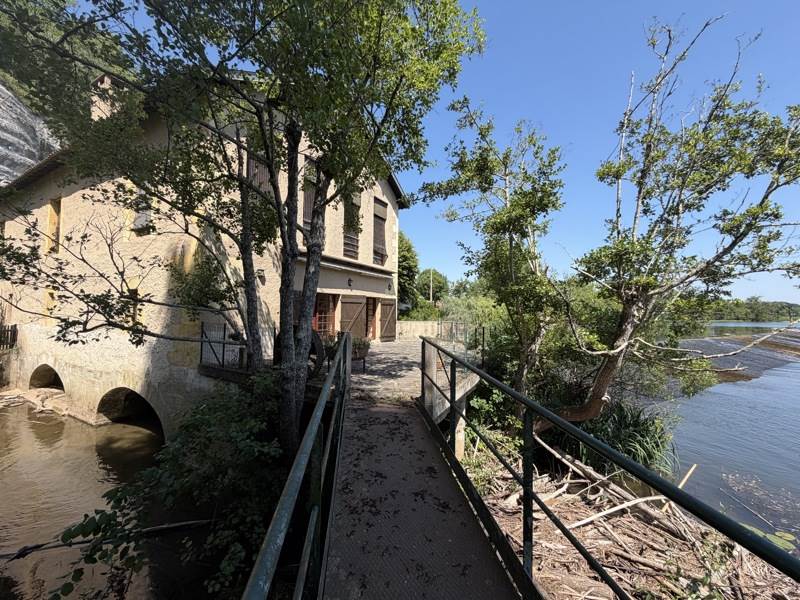 Vente Maison ST ASTIER - 7 pièces -340 m² - (24110)