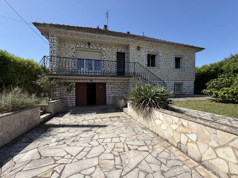 Vente Maison ST LEON SUR L ISLE - 5 pièces -120 m² - (24110)