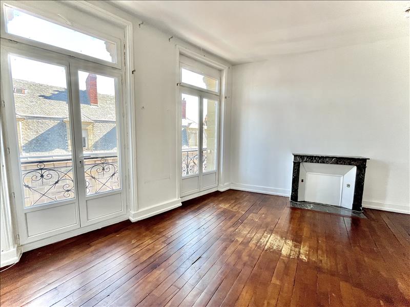 Vente Appartement BRIVE LA GAILLARDE - 2 pièces -76 m² - (19100)