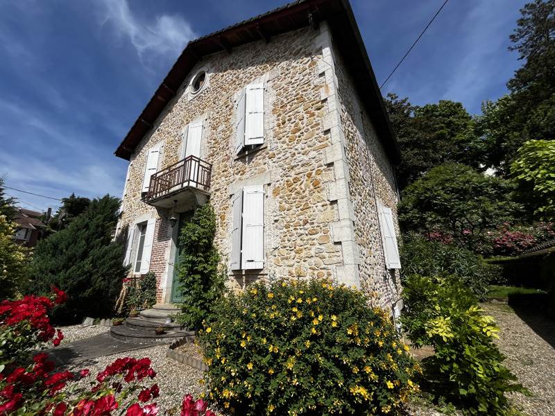 Vente Maison FUMEL - 8 pièces -203 m² - (47500)