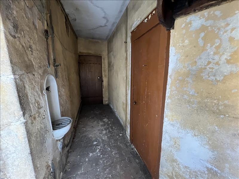 Vente Immeuble ST AMAND MONTROND - -  645 m² - (18200)