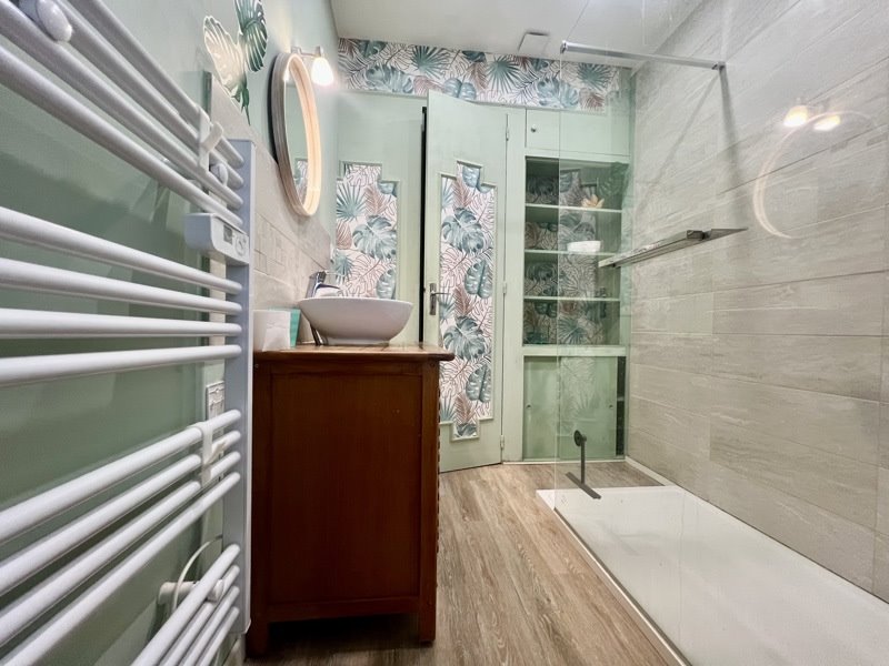 Vente Immeuble ST AMAND MONTROND - -  239 m² - (18200)