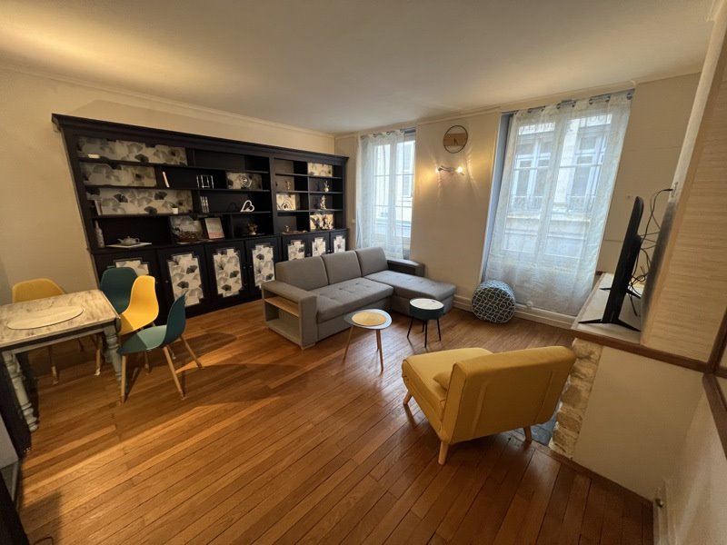 Vente Immeuble ST AMAND MONTROND - -  239 m² - (18200)