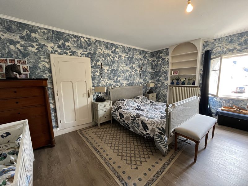 Vente Maison BRUERE ALLICHAMPS - 11 pièces -304 m² - (18200)