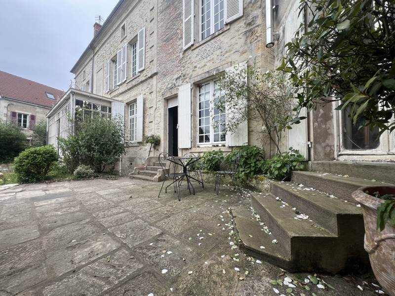 Vente Maison BRUERE ALLICHAMPS - 11 pièces -304 m² - (18200)
