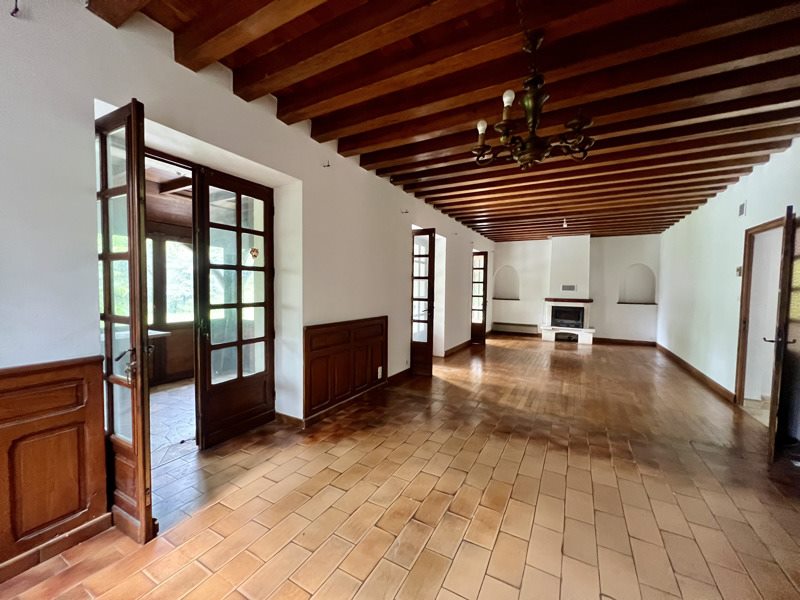 Vente Maison ST AMAND MONTROND - 8 pièces -220 m² - (18200)