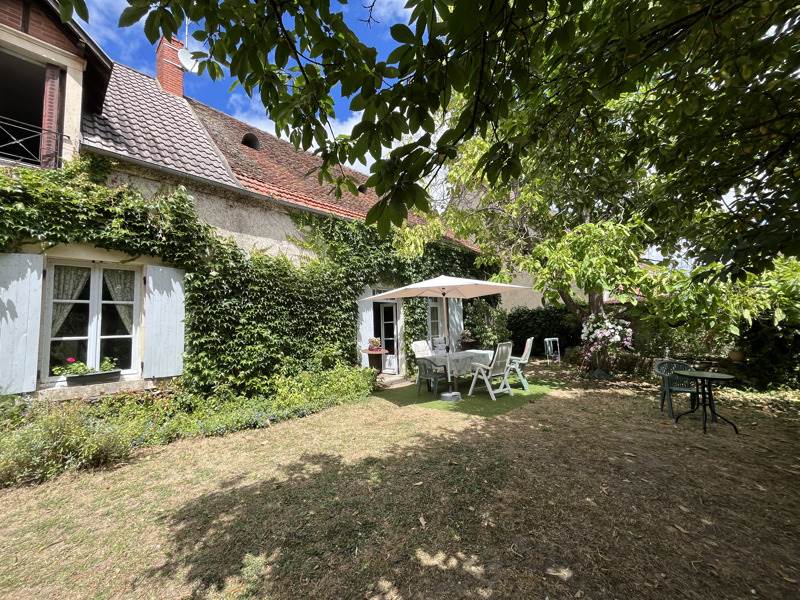 Vente Maison ST AMAND MONTROND - 7 pièces -160 m² - (18200)