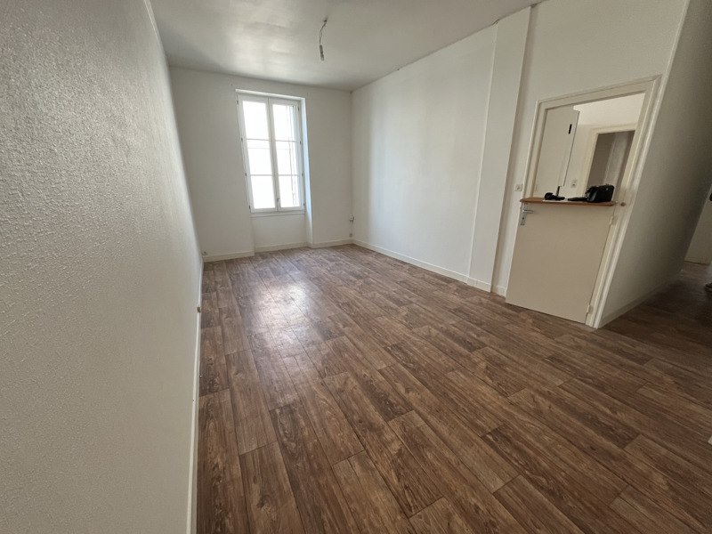 Vente Appartement ST AMAND MONTROND - 2 pièces -52 m² - (18200)