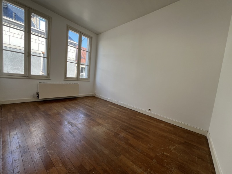 Vente Appartement ST AMAND MONTROND - 2 pièces -52 m² - (18200)