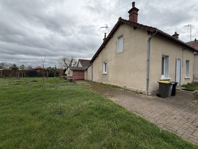Vente Maison ST AMAND MONTROND - 4 pièces -101 m² - (18200)