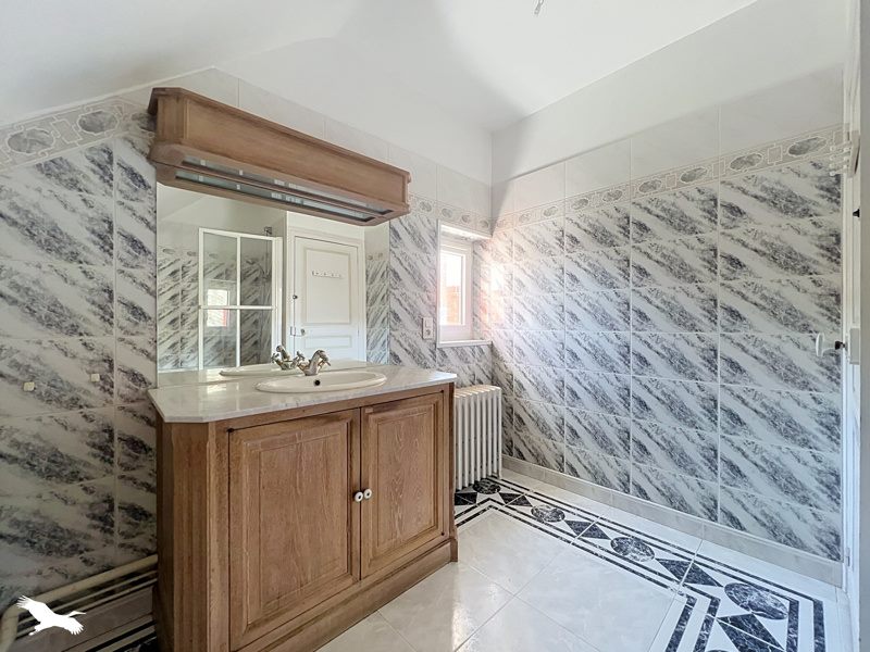 Vente Maison ST AMAND MONTROND - 5 pièces -136 m² - (18200)