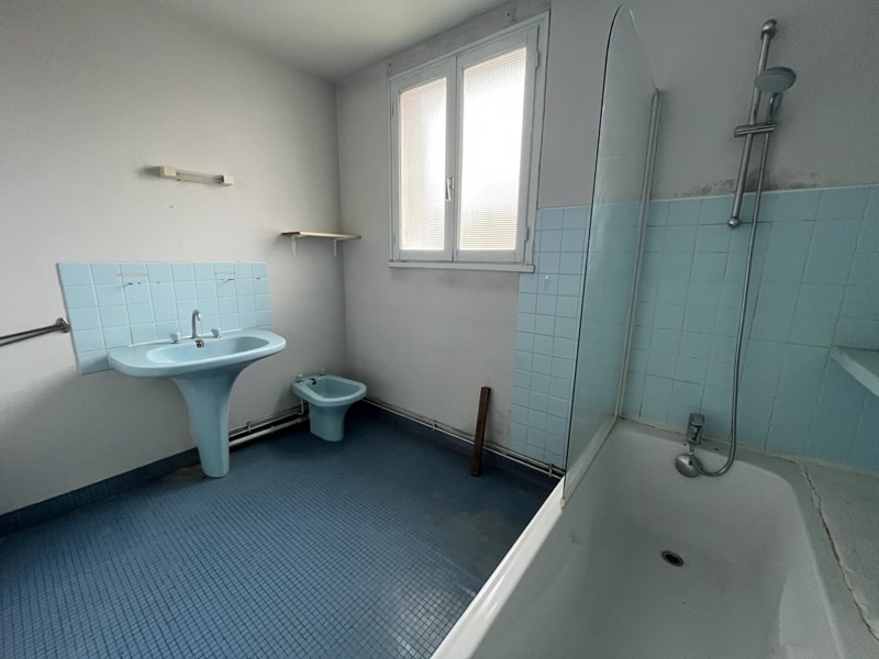 Vente Maison ST AMAND MONTROND - 5 pièces -121 m² - (18200)