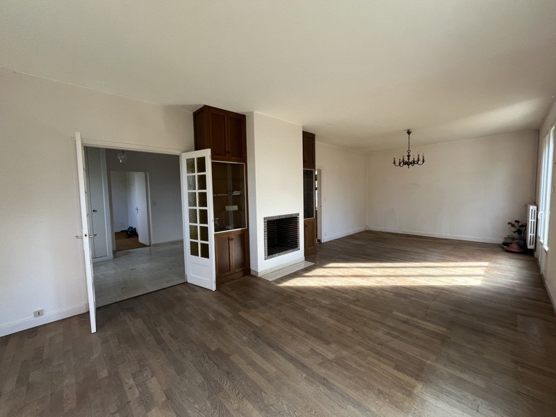 Vente Maison ST AMAND MONTROND - 7 pièces -214 m² - (18200)