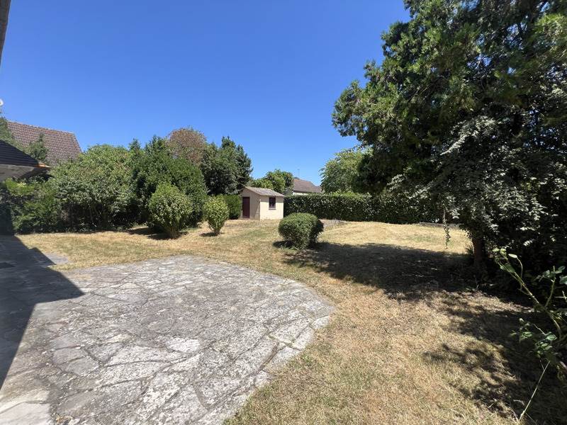Vente Maison ST AMAND MONTROND - 7 pièces -214 m² - (18200)