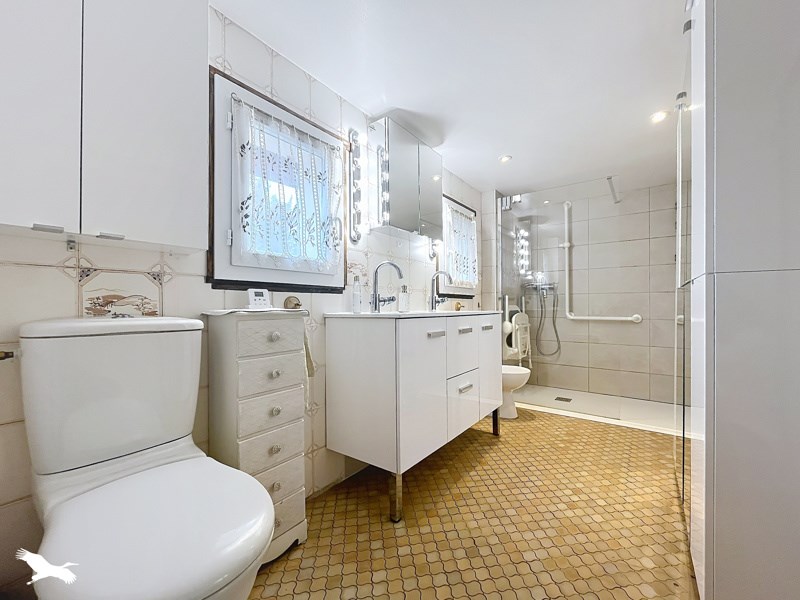 Vente Maison LA CELLE - 8 pièces -270 m² - (18200)