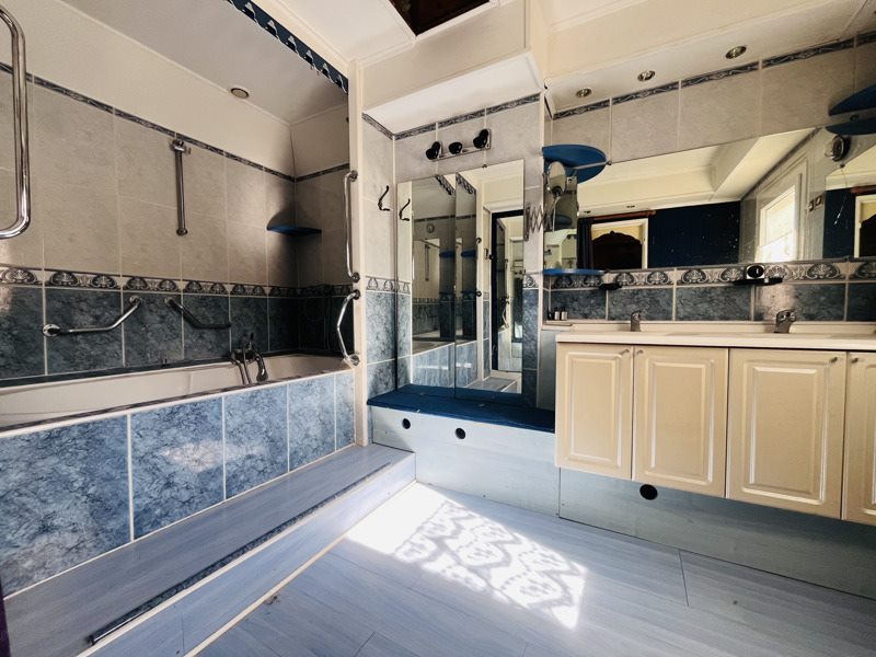 Vente Maison ROCHEFORT - 4 pièces -95 m² - (17300)