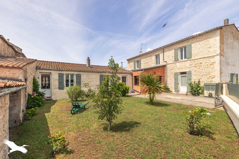 Vente Maison VERGEROUX - 8 pièces -195 m² - (17300)