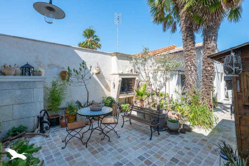 Vente Maison PORT DES BARQUES - 5 pièces -110 m² - (17730)