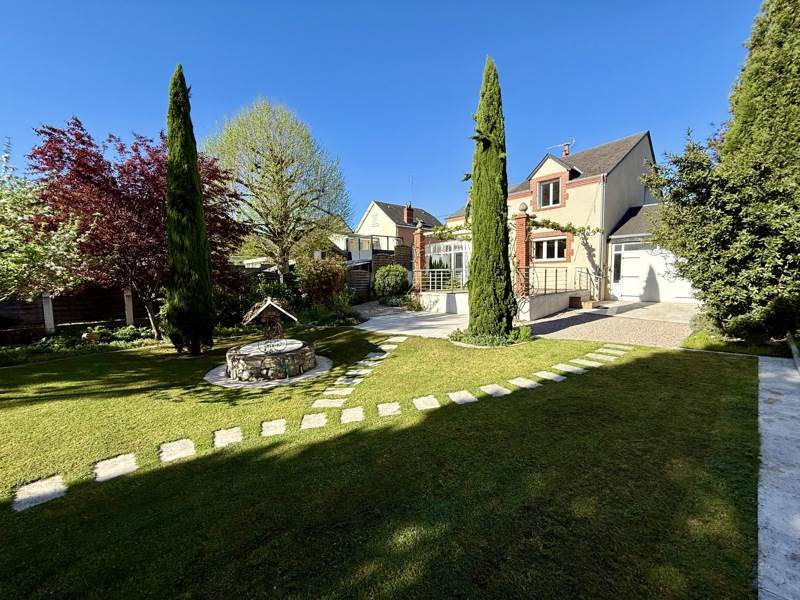 Vente Maison CHATEAUROUX - 6 pièces -183 m² - (36000)