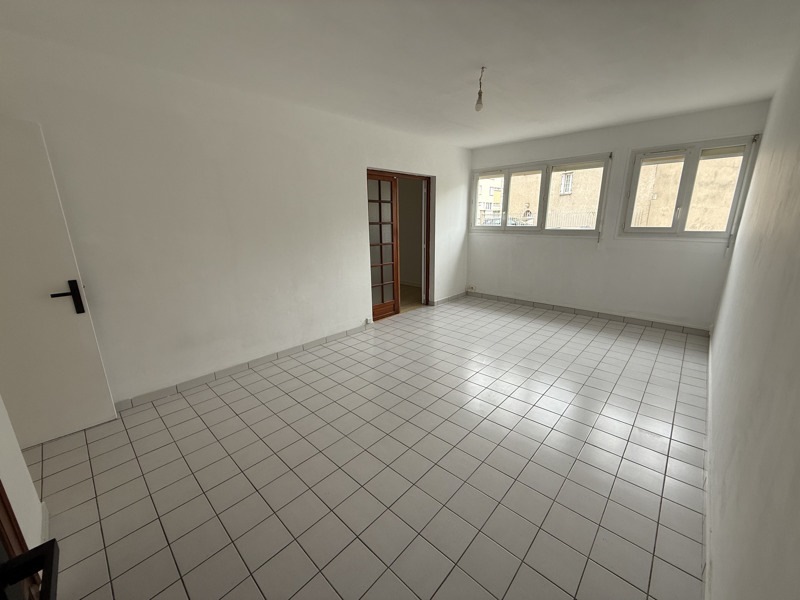 Vente Appartement CHATEAUROUX - 3 pièces -75 m² - (36000)