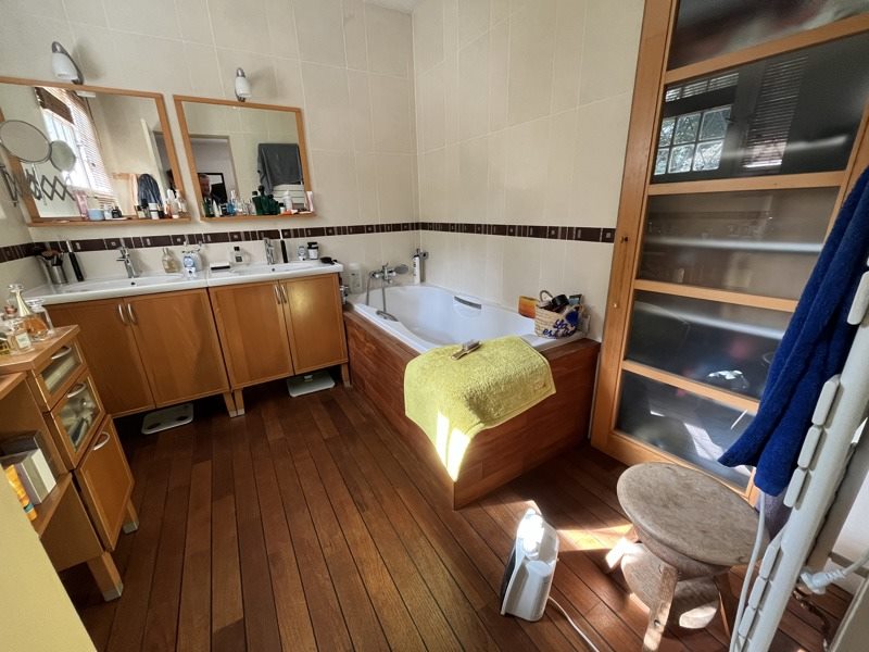 Vente Maison BLANQUEFORT - 9 pièces -300 m² - (33290)
