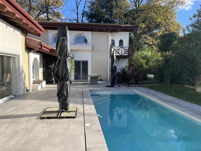 Vente Maison MERIGNAC - 7 pièces -216 m² - (33700)