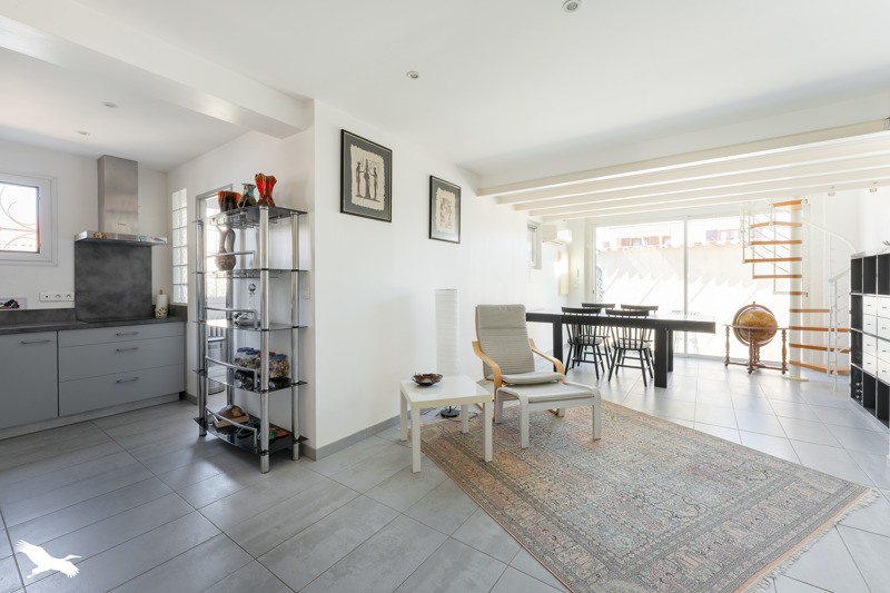 Vente Maison MAUGUIO - 6 pièces -174 m² - (34130)