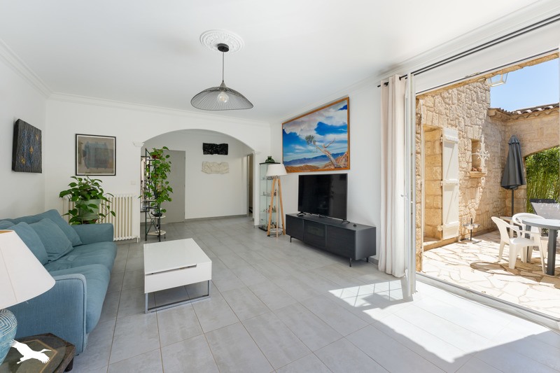 Vente Maison MAUGUIO - 6 pièces -174 m² - (34130)