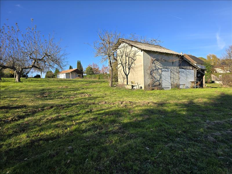 Vente Terrain ST YRIEIX LA PERCHE - -4537 m² - (87500)