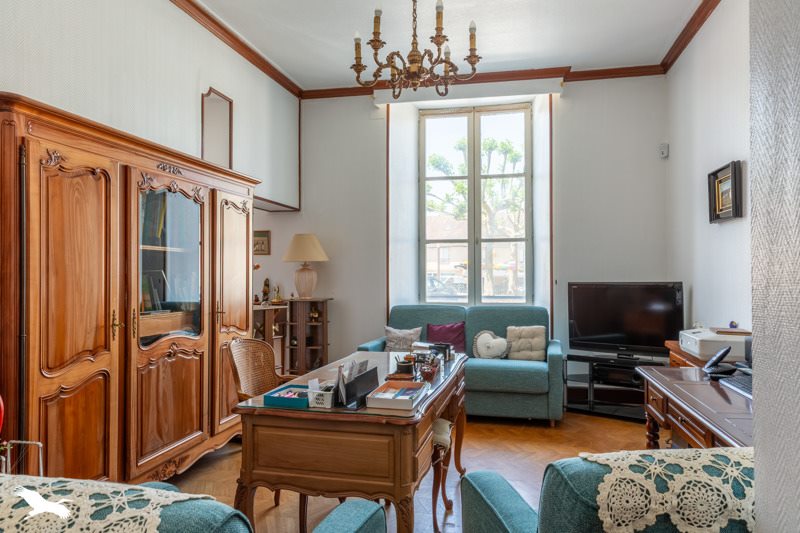 Vente Appartement ST YRIEIX LA PERCHE - 5 pièces -120 m² - (87500)