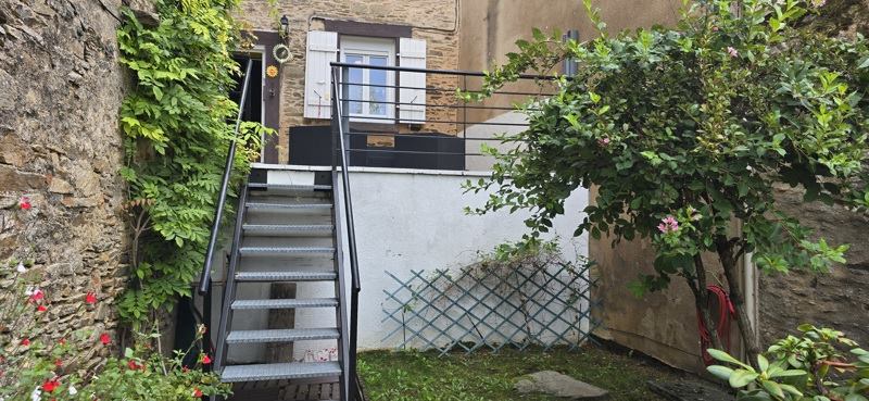 Vente Maison ST YRIEIX LA PERCHE - 2 pièces -68 m² - (87500)