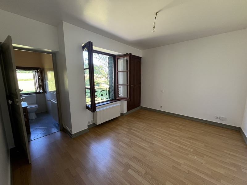 Vente Maison ST YRIEIX LA PERCHE - 7 pièces -189 m² - (87500)