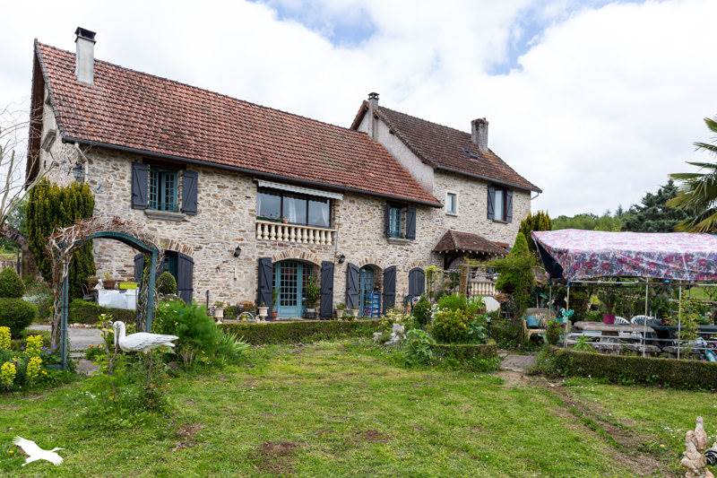 Vente Maison ST YRIEIX LA PERCHE - 12 pièces -290 m² - (87500)