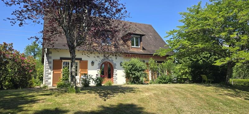 Vente Maison ST HILAIRE LES PLACES - 8 pièces -204 m² - (87800)