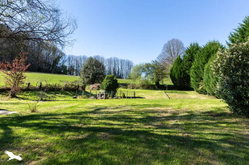 Vente Maison COUSSAC BONNEVAL - 5 pièces -183 m² - (87500)