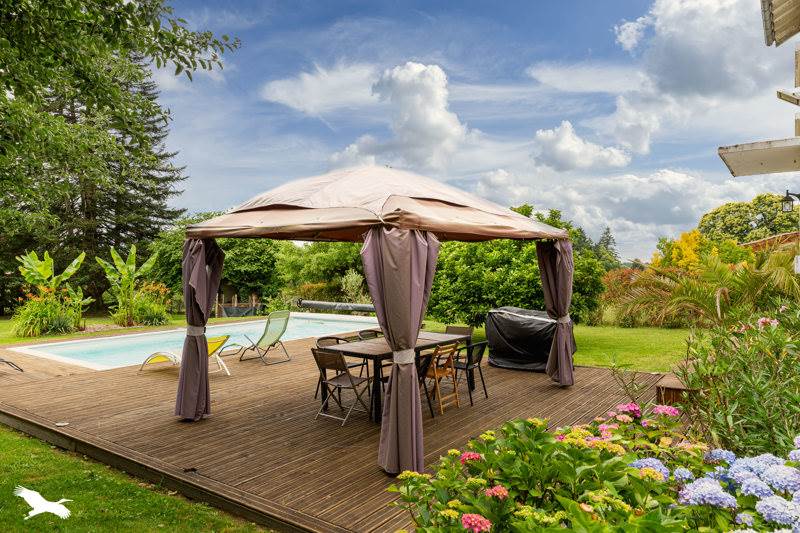 Vente Maison ST YRIEIX LA PERCHE - 8 pièces -200 m² - (87500)