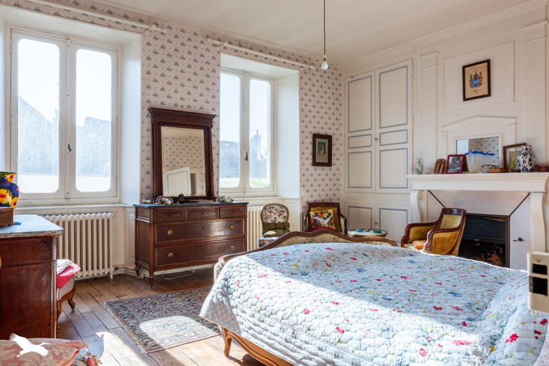 Vente Maison ST YRIEIX LA PERCHE - 10 pièces -364 m² - (87500)