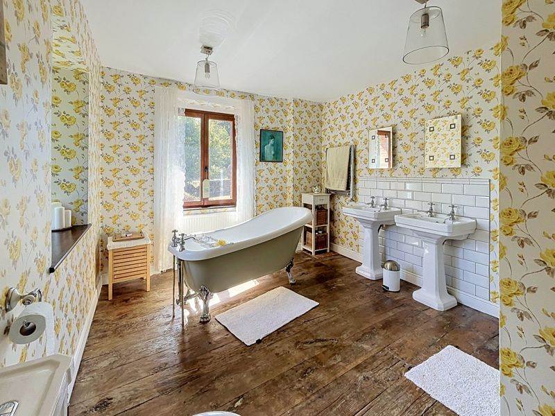 Vente Maison Saint-Priest-Ligoure - 7 pièces -210 m² - (87800)