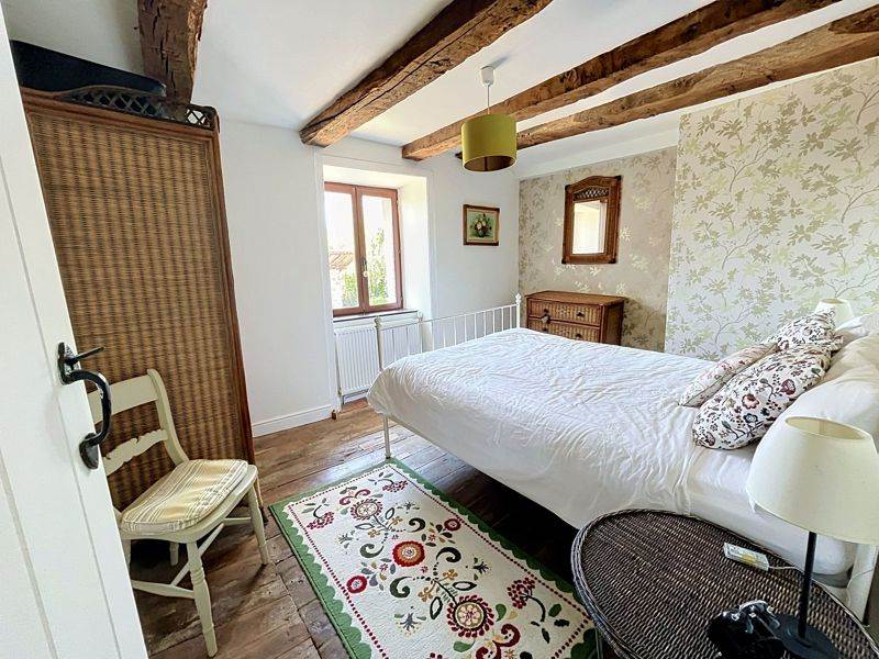 Vente Maison Saint-Priest-Ligoure - 7 pièces -210 m² - (87800)