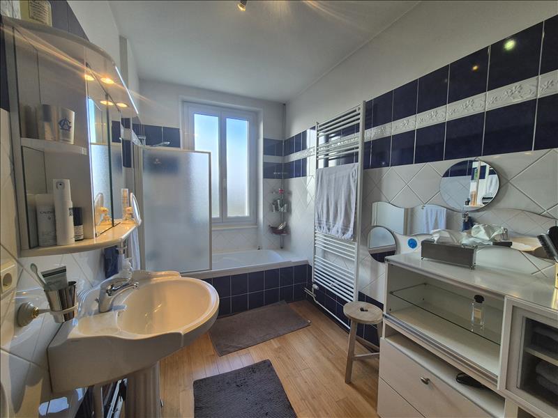 Vente Appartement NERIS LES BAINS - 8 pièces -194 m² - (03310)