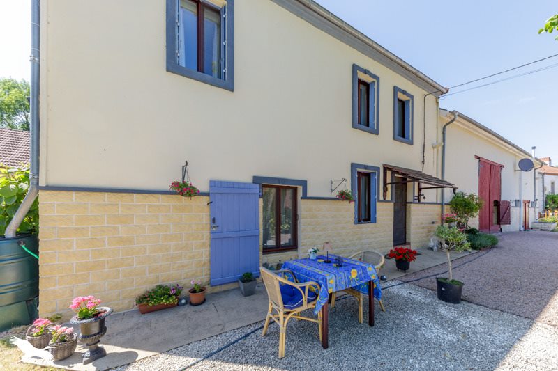 Vente Maison MARCILLAT EN COMBRAILLE - 8 pièces -223 m² - (03420)