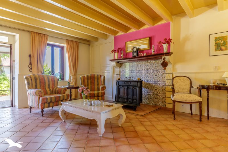 Vente Maison MARCILLAT EN COMBRAILLE - 8 pièces -223 m² - (03420)