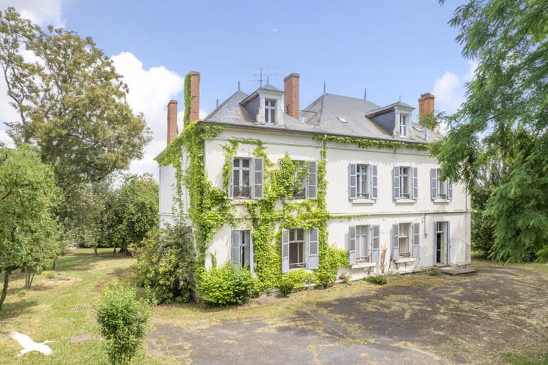 Vente Maison COMMENTRY - 13 pièces -344 m² - (03600)