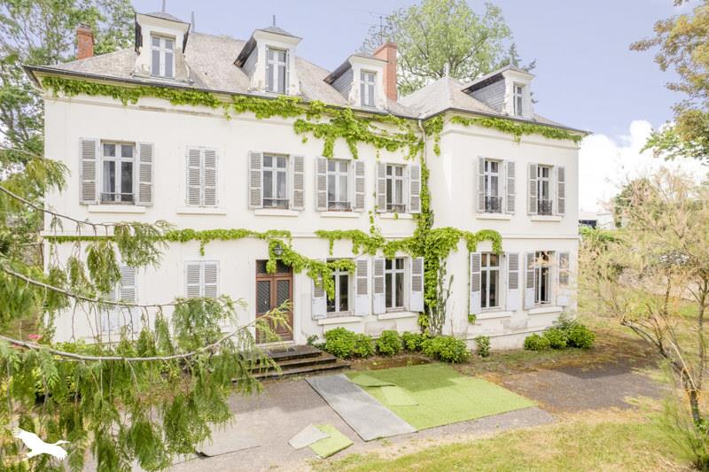 Vente Maison COMMENTRY - 13 pièces -344 m² - (03600)