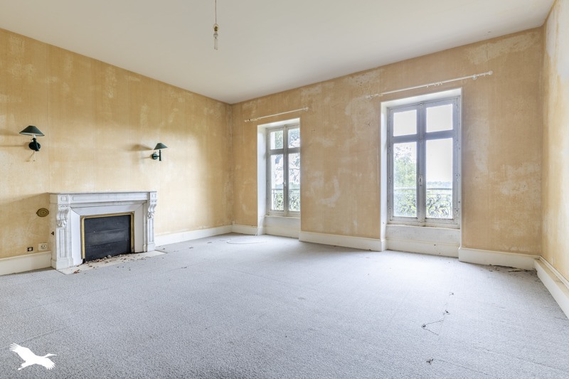 Vente Maison COMMENTRY - 13 pièces -344 m² - (03600)