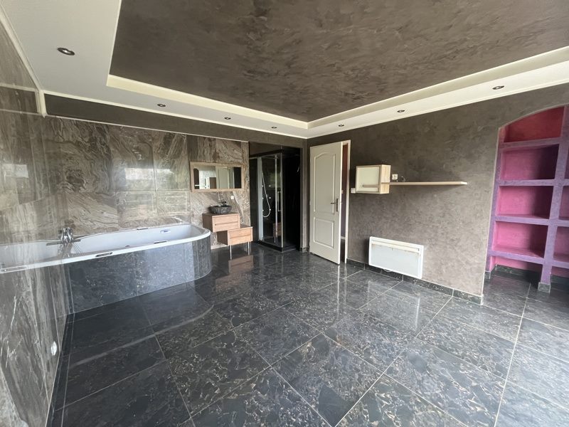 Vente Maison Montluçon - 7 pièces -164 m² - (03100)