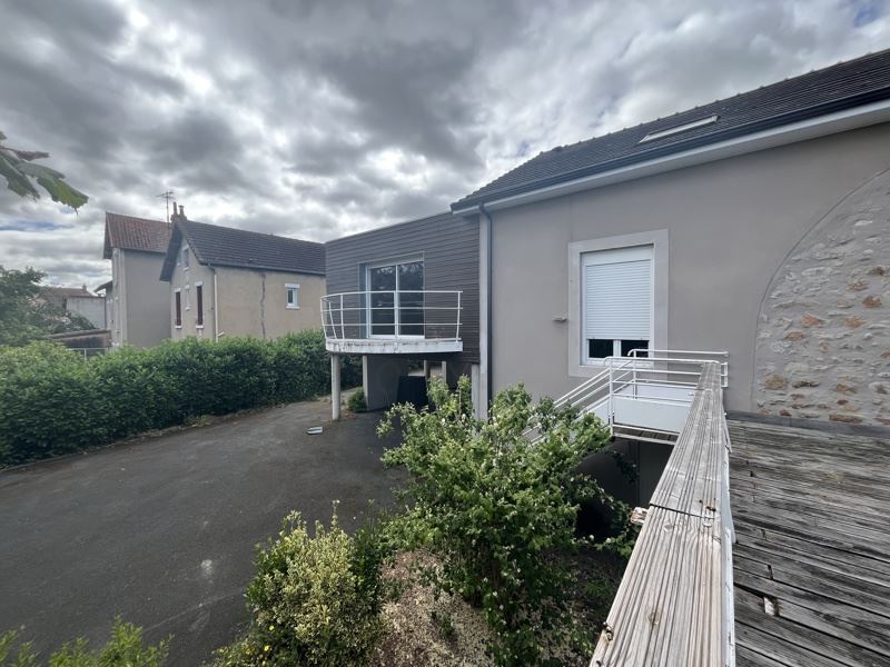 Vente Maison Montluçon - 7 pièces -164 m² - (03100)