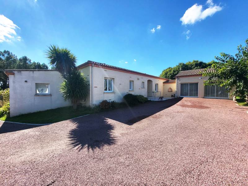 Vente Maison CALONGES - 6 pièces -207 m² - (47430)