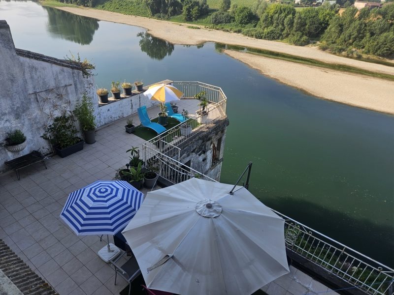 Maison 11 pièces 253 m² · à Tonneins · 253 m² · 292 000 €
