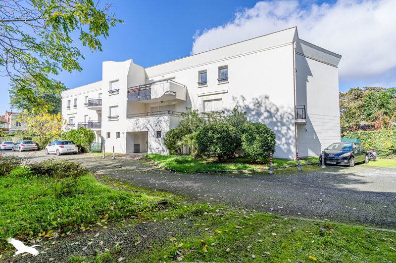 Vente Appartement BORDEAUX - 2 pièces -33 m² - (33800)